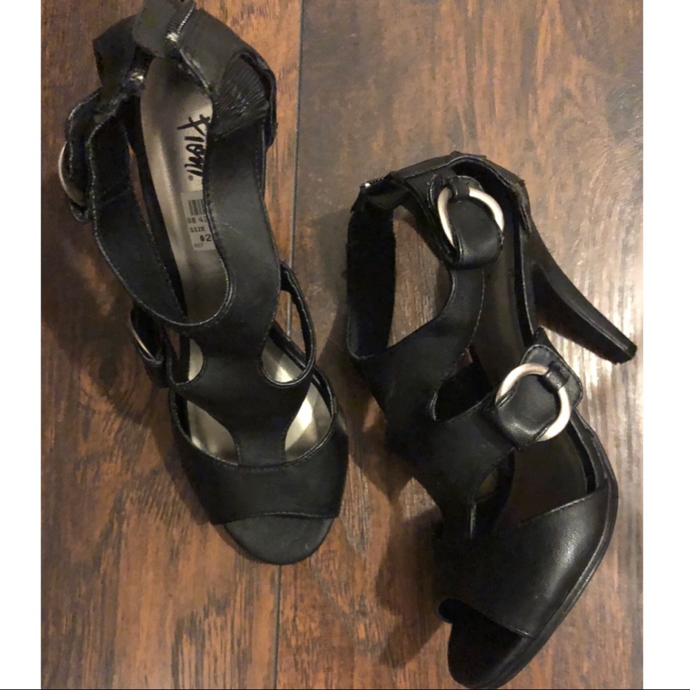 Women’s Black Strappy Heels 7.5